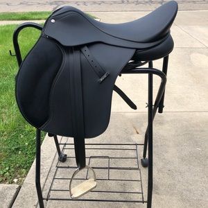 NWT BLACK ALL PURPOSE WINTEC SADDLE
